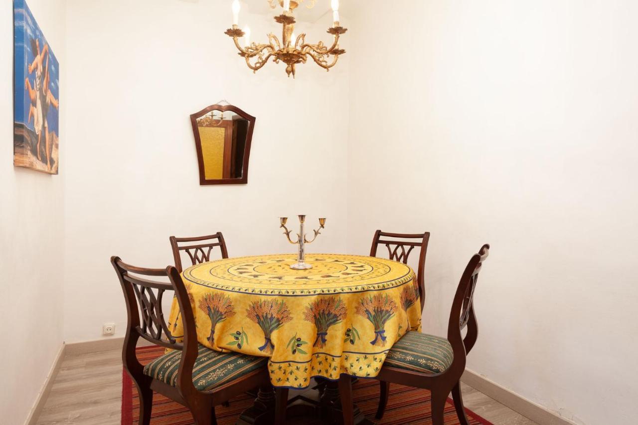 Esquirol Apartment Barcelona Bagian luar foto