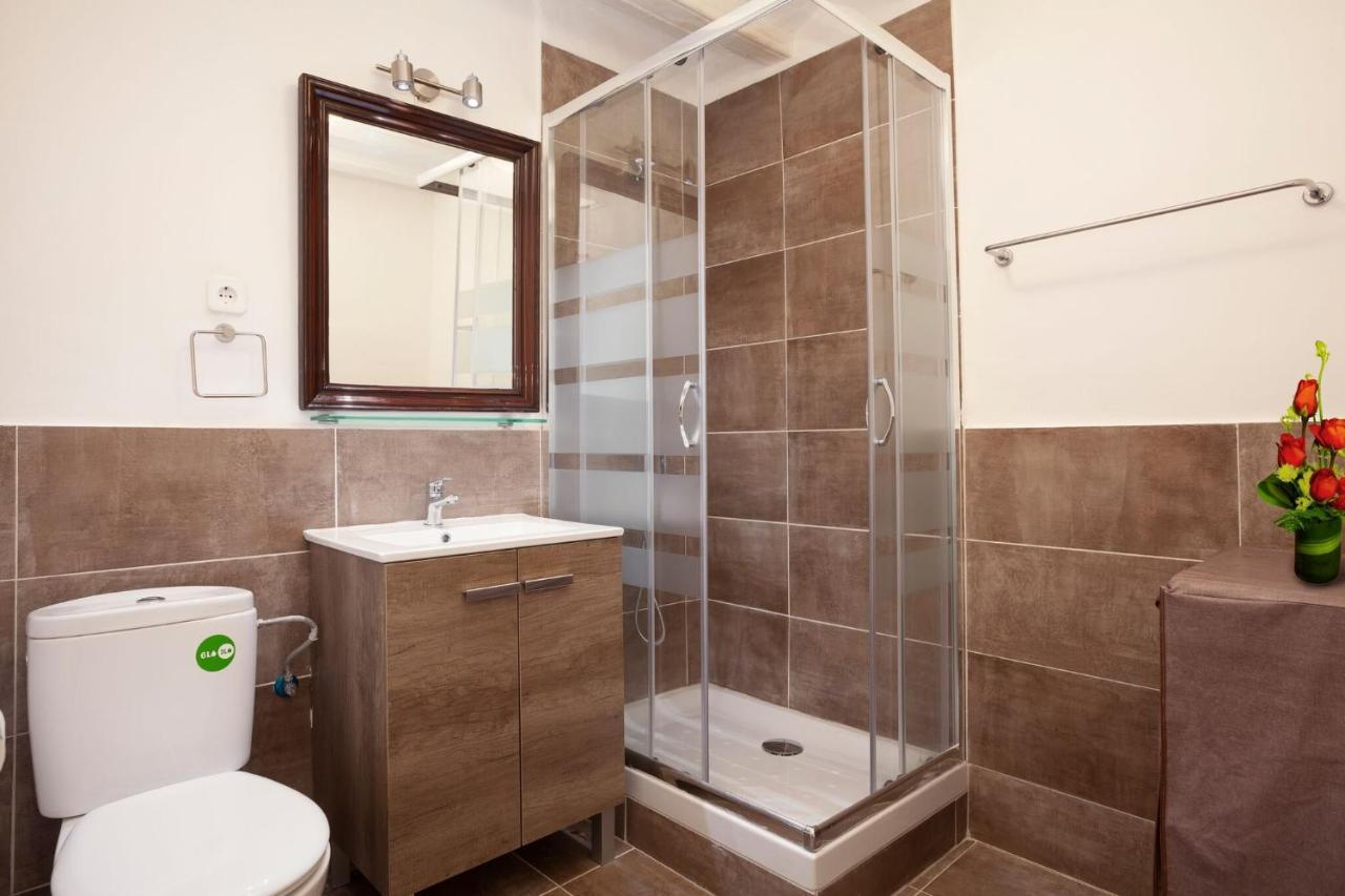 Esquirol Apartment Barcelona Bagian luar foto